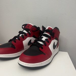 Chicago Air Jordan Mids